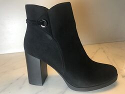 Ботильйони / замшеві черевики / напівчобітки