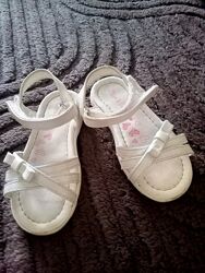 Босоніжки для дівчинки