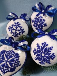 Ялинкові іграшки вишиті набір