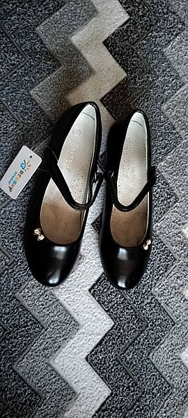 Туфлі для дівчинки