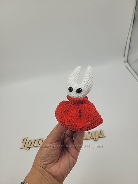 Мяка в´язана іграшка hornet