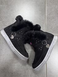 Зимові черевики для дівчинки