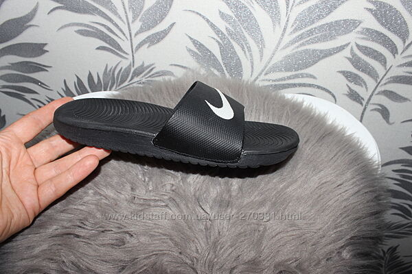 Nike босоніжки 22,3 см устілка
