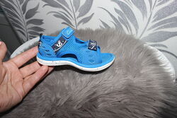 Clarks босоніжки 14.3 см устілка